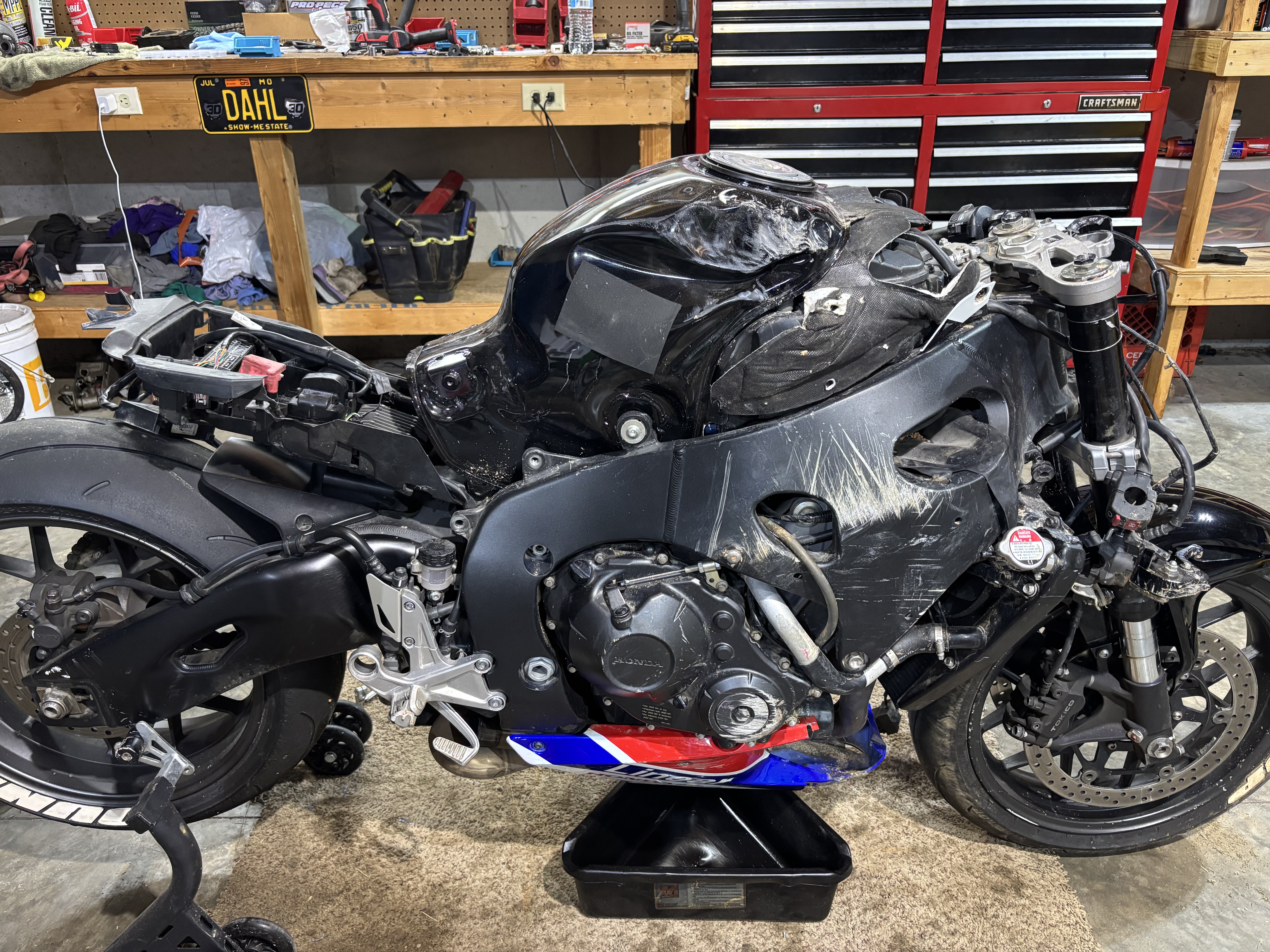 Crashed 2008 CBR1000RR before repairs